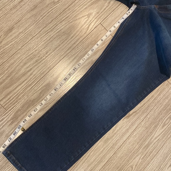 Mott & Bow Boyfriend Jeans - Picture 5 of 7